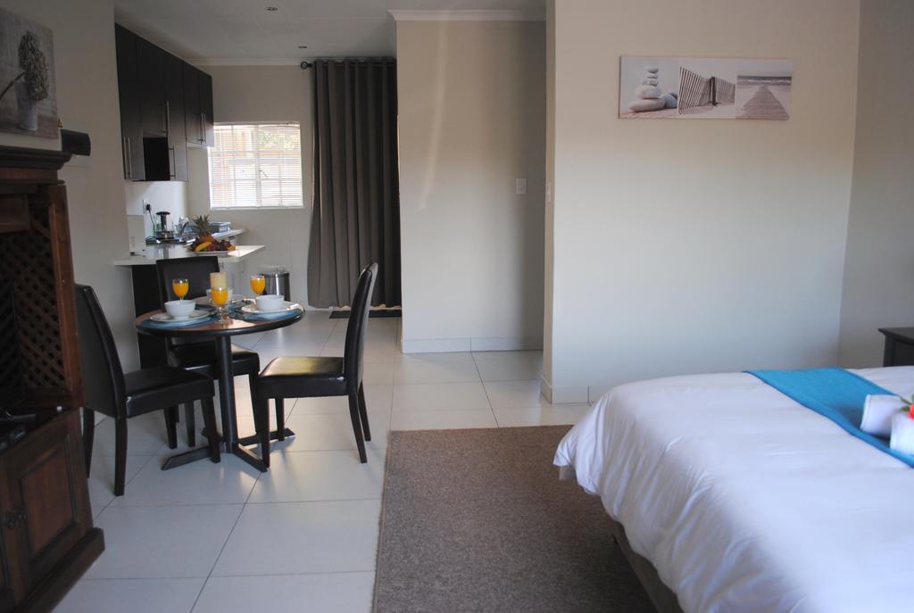 86 Edison Self Catering Apartment Johannesburg Bagian luar foto