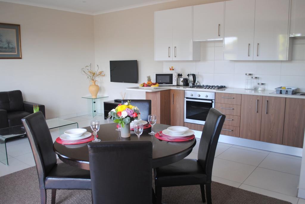 86 Edison Self Catering Apartment Johannesburg Bagian luar foto